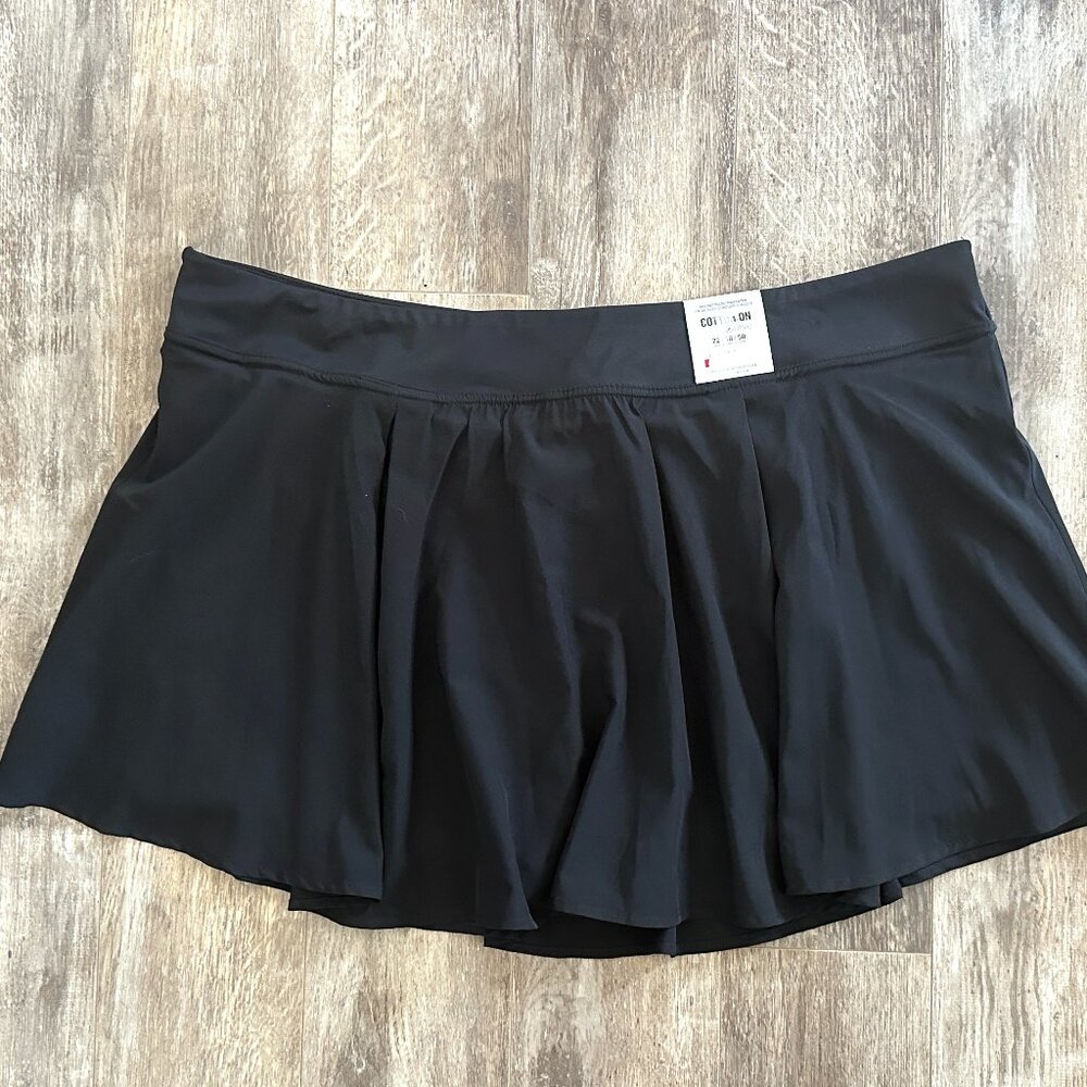 Plus size skort, size 18